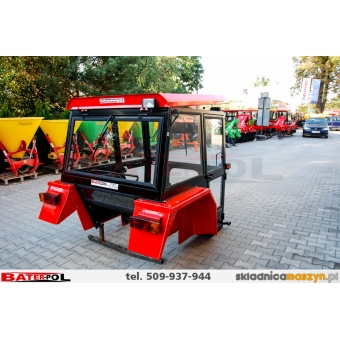 Kabina C-330 NAGLAK metalowe błotniki kanciaste + oświetlenie